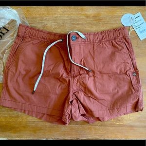 Vuori Shorts NWT